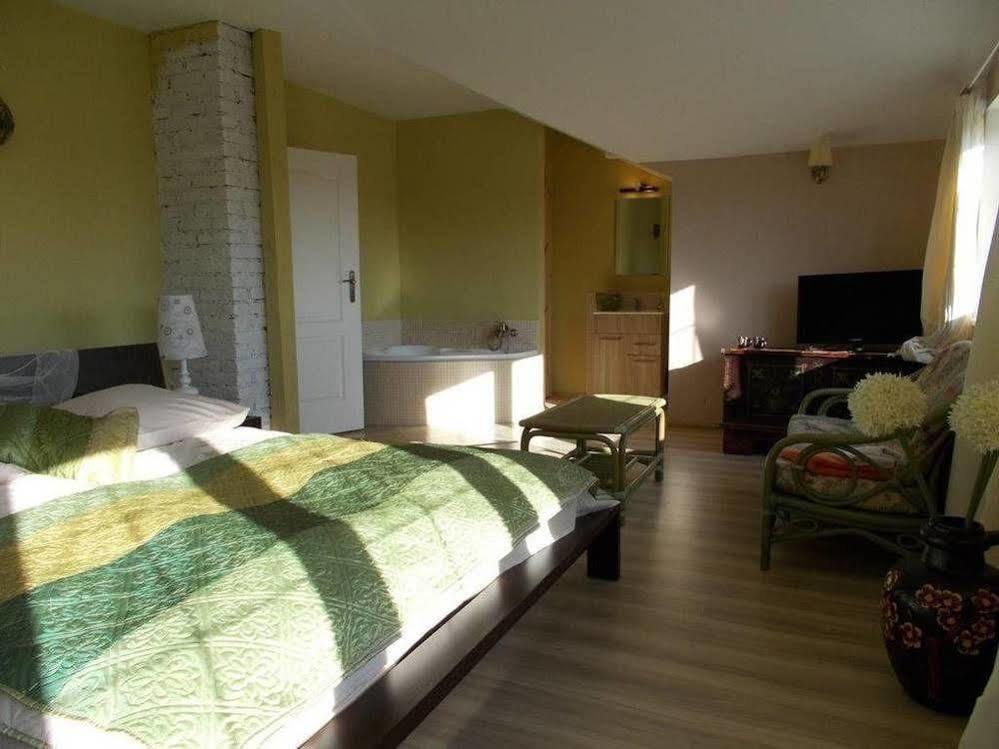 Bolimowianka Bed and Breakfast Buitenkant foto